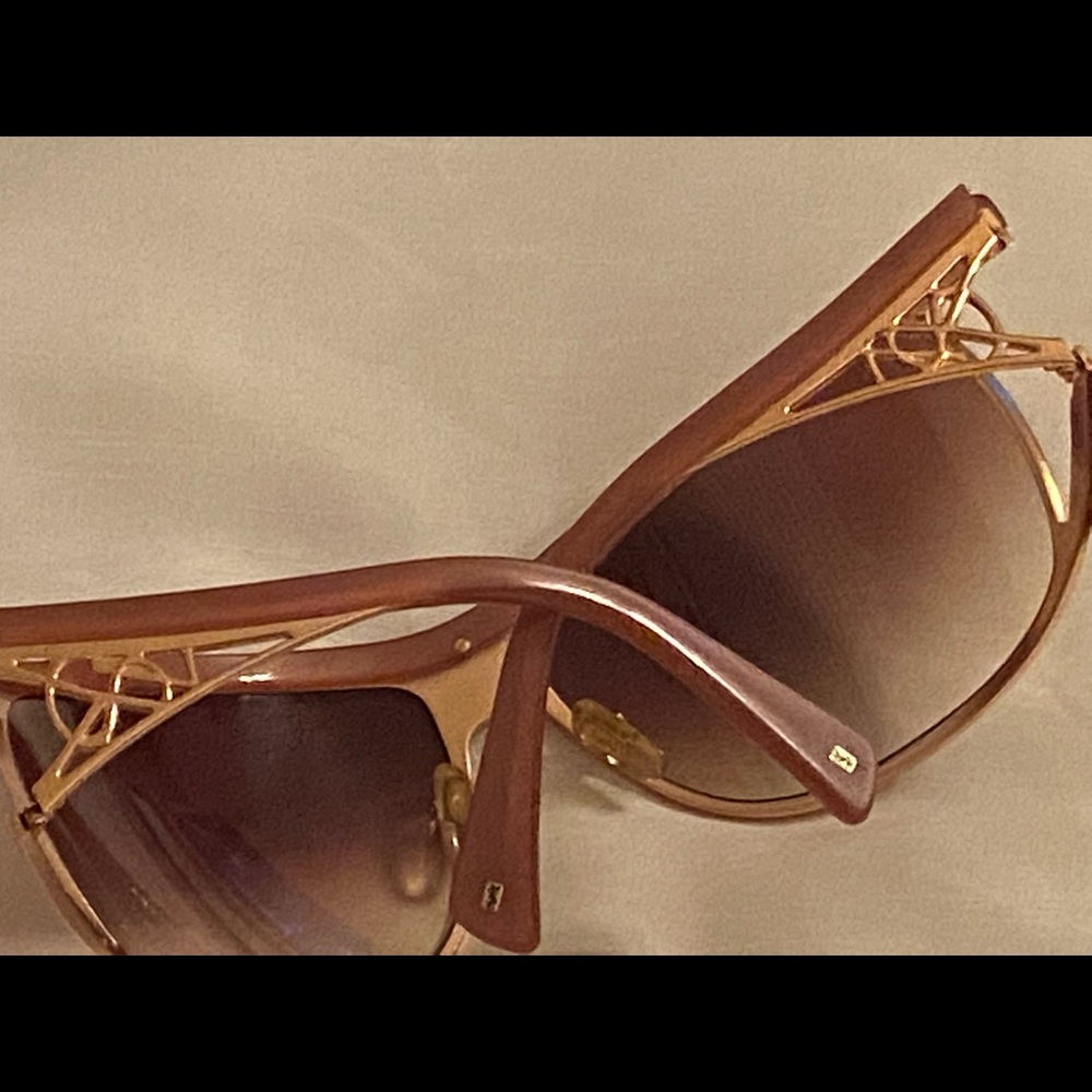 YSL sunglasses used but in mint condition for used glasses - Picture 5 of 11